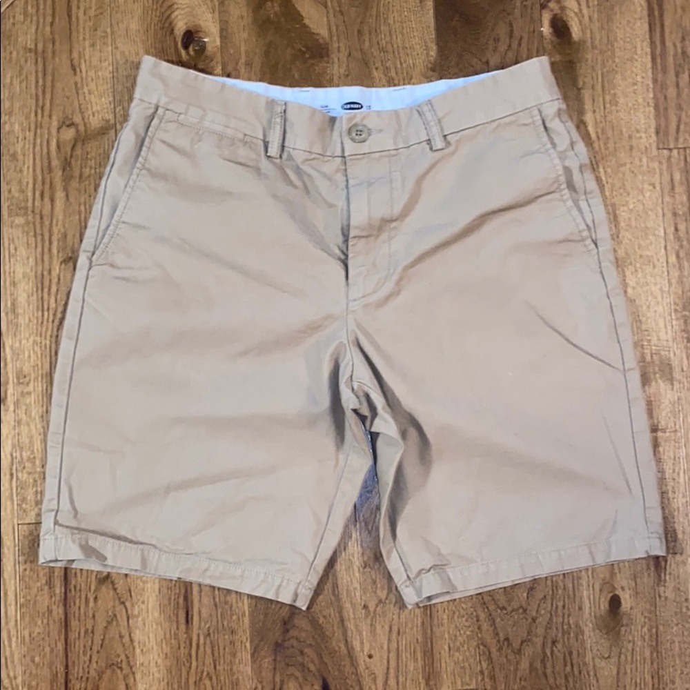 Old Navy Men’s slim khaki shirt. Waist 33